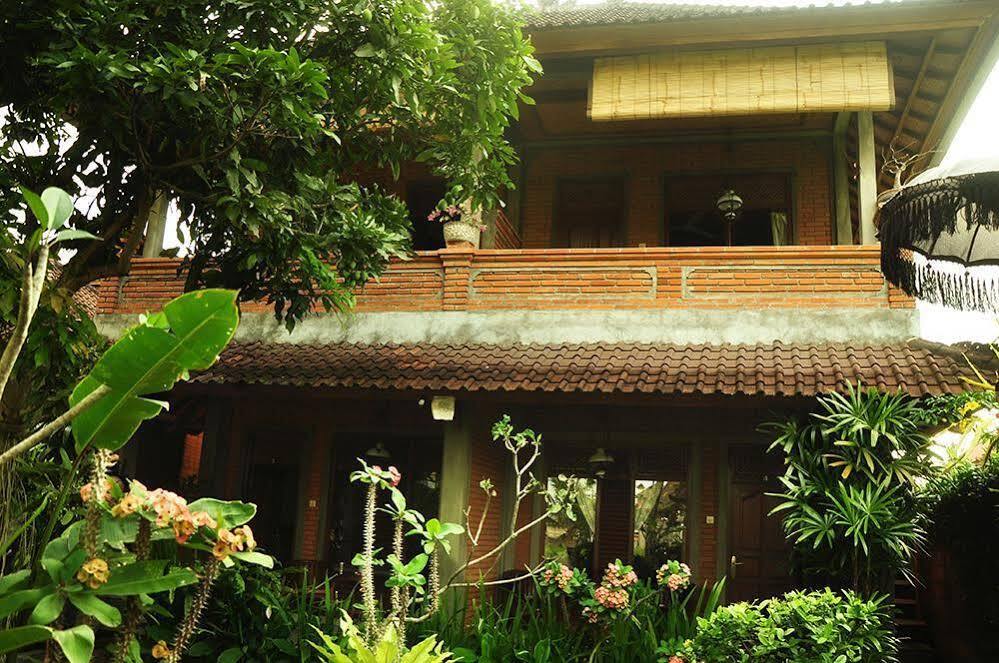 Three Dewi'S Guest House Ubud Esterno foto